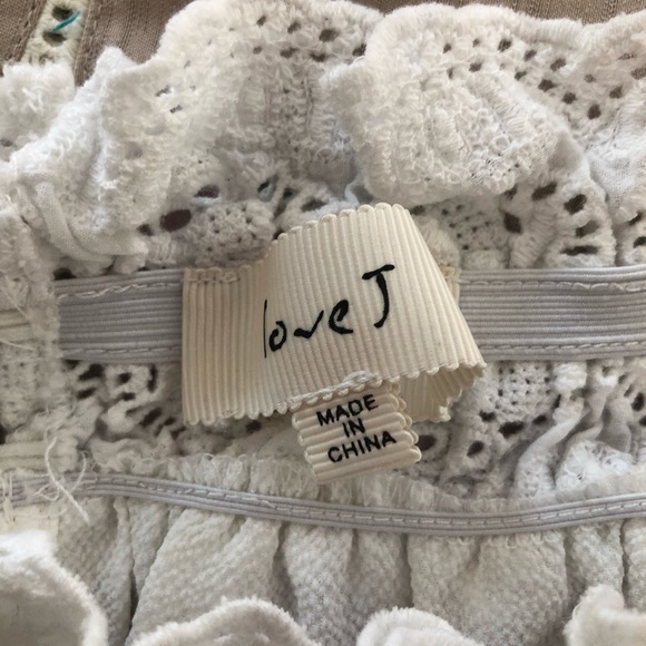 Off the shoulder Love J Top - Picture 5 of 6